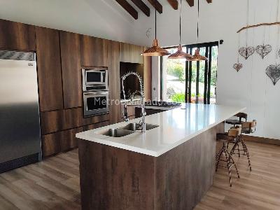 Casa de 3 alcobas en venta en Rionegro, Rionegro, 440 m² · foto 4 de 16
