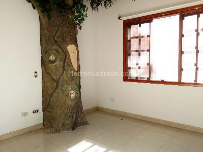 Casa de 5 alcobas en venta en Sabaneta, Sabaneta, 388 m² · foto 10 de 18