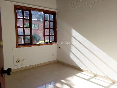 Casa de 5 alcobas en venta en Sabaneta, Sabaneta, 388 m² · foto 12 de 18