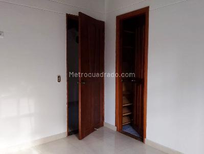 Casa de 5 alcobas en venta en Sabaneta, Sabaneta, 388 m² · foto 13 de 18
