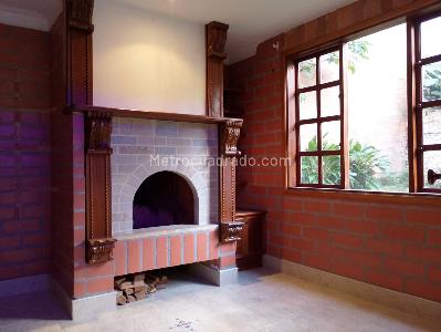 Casa de 5 alcobas en venta en Sabaneta, Sabaneta, 388 m² · foto 3 de 18