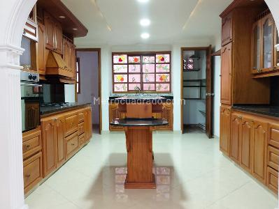 Casa de 5 alcobas en venta en Sabaneta, Sabaneta, 388 m² · foto 4 de 18