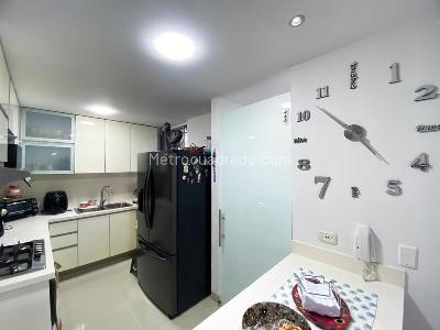 Apartamento de 3 alcobas en venta en El Poblado, Medellín, 119 m² · foto 3 de 11