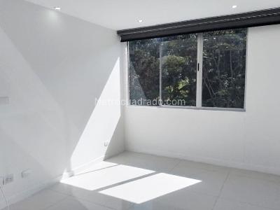 Apartamento de 3 alcobas en venta en El Poblado, Medellín, 137 m² · foto 10 de 18