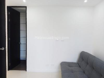Apartamento de 3 alcobas en venta en El Poblado, Medellín, 137 m² · foto 11 de 18
