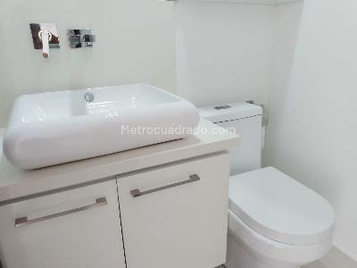 Apartamento de 3 alcobas en venta en El Poblado, Medellín, 137 m² · foto 17 de 18