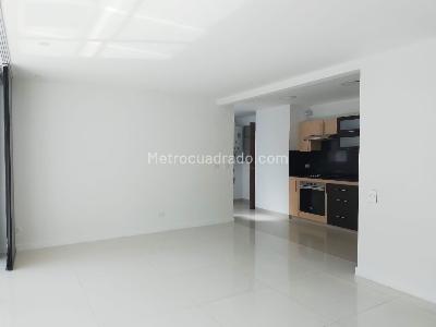 Apartamento de 3 alcobas en venta en El Poblado, Medellín, 137 m² · foto 3 de 18