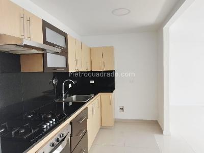 Apartamento de 3 alcobas en venta en El Poblado, Medellín, 137 m² · foto 4 de 18