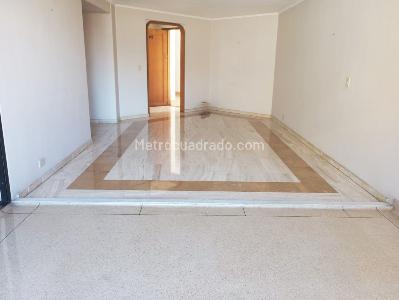 Apartamento de 3 alcobas en venta en El Poblado, Medellín, 170 m² · foto 2 de 16