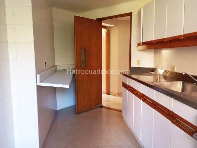 Apartamento de 3 alcobas en venta en El Poblado, Medellín, 170 m² · foto 4 de 16