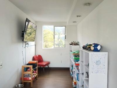 Apartamento de 3 alcobas en venta en San Lucas, Medellín, 98 m² · foto 8 de 19