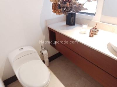 Apartamento de 3 alcobas en venta en El Tesoro, Medellín, 210 m² · foto 18 de 20