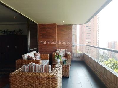 Apartamento de 3 alcobas en venta en El Tesoro, Medellín, 210 m² · foto 19 de 20