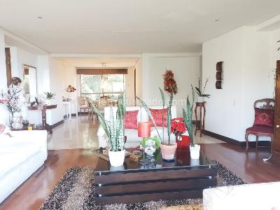 Apartamento de 3 alcobas en venta en El Tesoro, Medellín, 210 m² · foto 2 de 20