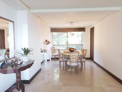 Apartamento de 3 alcobas en venta en El Tesoro, Medellín, 210 m² · foto 3 de 20