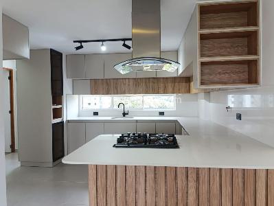 Apartamento de 4 alcobas en venta en El Poblado, Medellín, 190 m² · foto 7 de 20