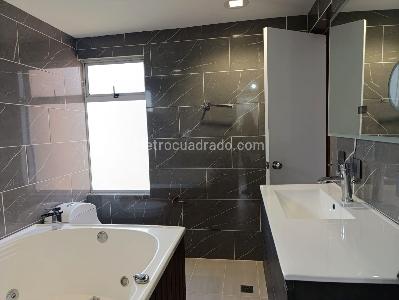 Apartamento de 4 alcobas en venta en El Poblado, Medellín, 190 m² · foto 18 de 20