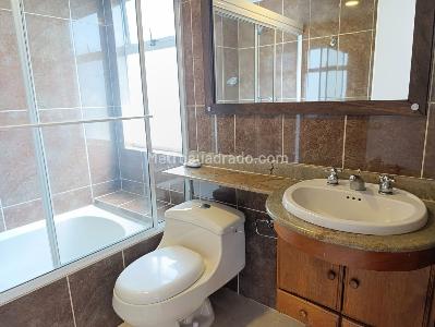 Apartamento de 4 alcobas en venta en El Poblado, Medellín, 190 m² · foto 19 de 20