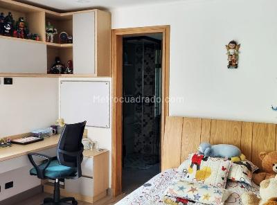 Apartamento de 4 alcobas en venta en El Poblado, Medellín, 263 m² · foto 12 de 17