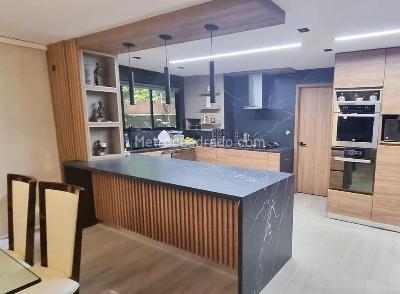 Apartamento de 4 alcobas en venta en El Poblado, Medellín, 263 m² · foto 2 de 17