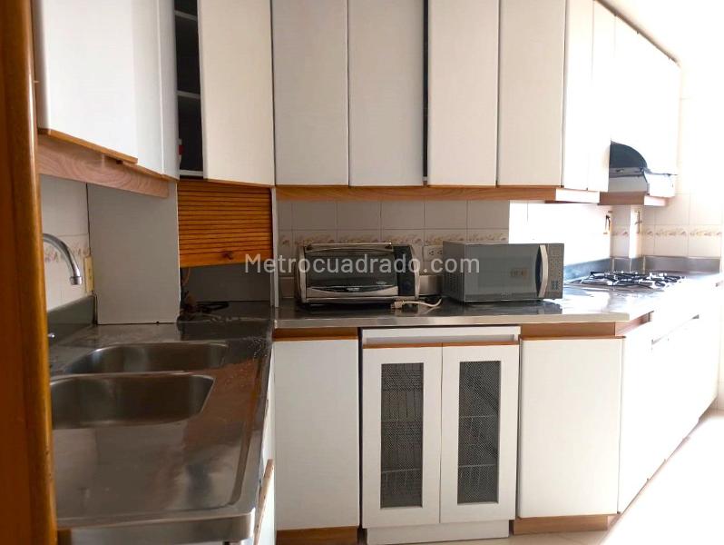 Spacious 4BR Apartment with Pool in El Poblado - 5