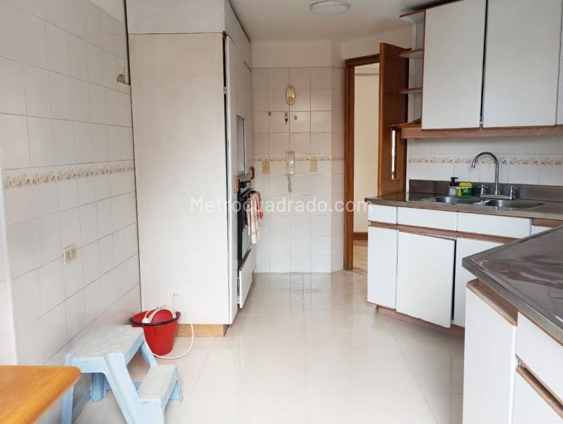 Spacious 4BR Apartment with Pool in El Poblado - 6