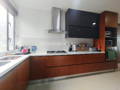 Apartamento en venta en El Poblado, Medellín · foto 8 de 19