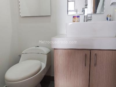 Apartamento de 2 alcobas en venta en El Poblado, Medellín, 128 m² · foto 19 de 20