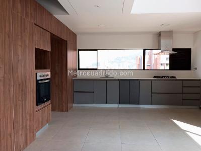Apartamento de 2 alcobas en venta en El Poblado, Medellín, 170 m² · foto 4 de 13