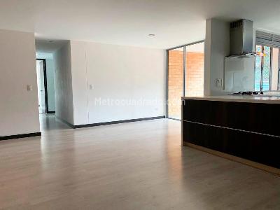 Apartamento en arriendo en Envigado, Envigado · foto 3 de 17