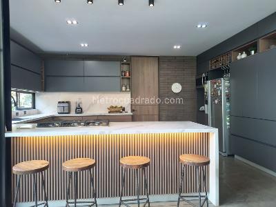 Casa de 3 alcobas en venta en Rionegro, Rionegro, 410 m² · foto 5 de 16