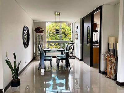 Apartamento de 3 alcobas en arriendo en El Poblado, Medellín, 164 m² · foto 2 de 13