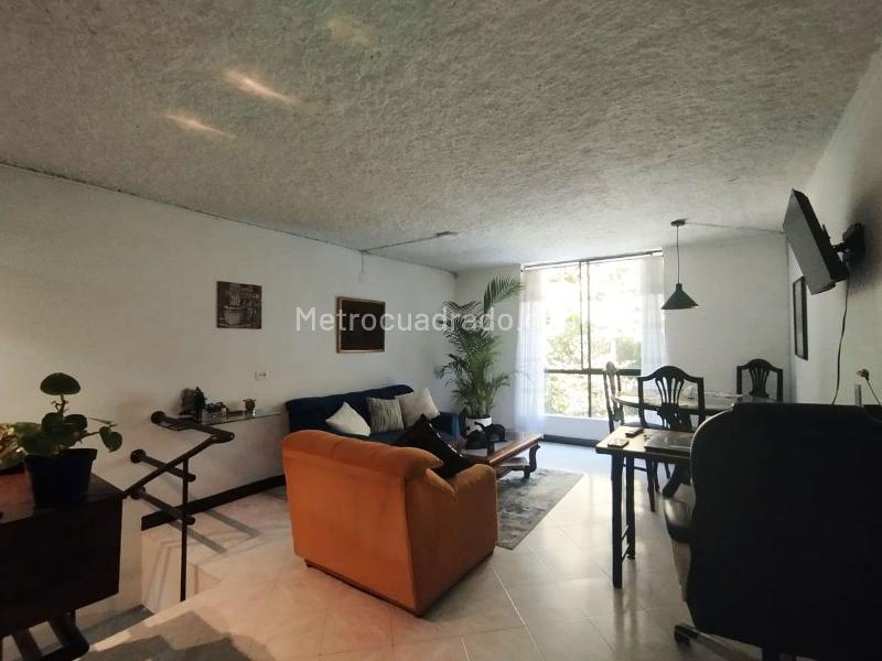 Cozy 2BR Apartment in Tranquil El Poblado - 3