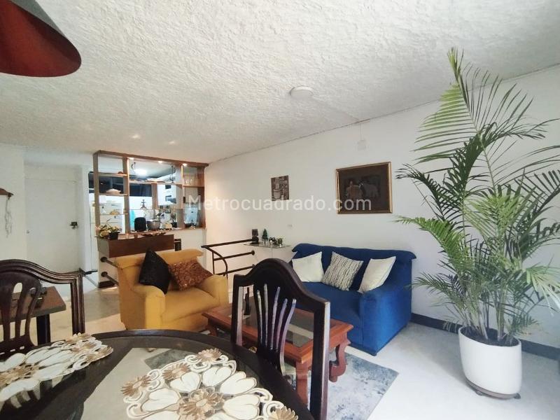 Cozy 2BR Apartment in Tranquil El Poblado - 5