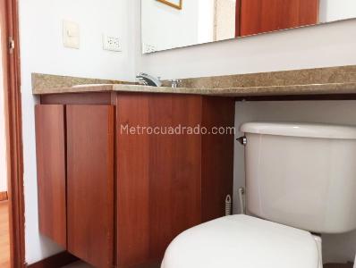 Apartamento de 1 alcoba en arriendo en El Poblado, Medellín, 76 m² · foto 10 de 10