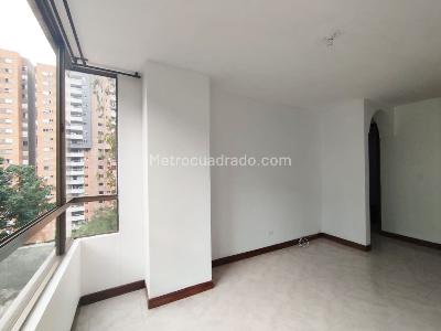 Apartamento de 3 alcobas en arriendo en El Poblado, Medellín, 110 m² · foto 2 de 13
