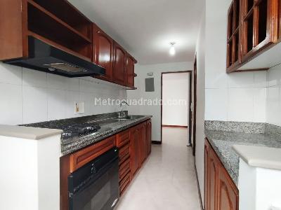 Apartamento de 3 alcobas en arriendo en El Poblado, Medellín, 110 m² · foto 6 de 13