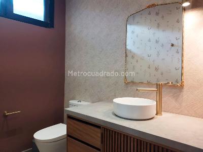 Casa de 3 alcobas en arriendo en Santa Elena, Envigado, 320 m² · foto 14 de 15