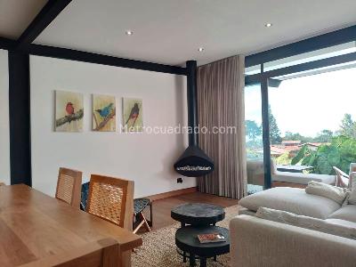 Casa de 3 alcobas en arriendo en Santa Elena, Envigado, 320 m² · foto 2 de 15