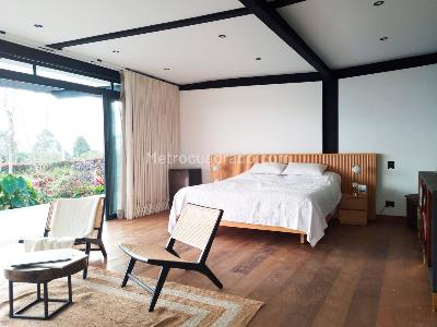 Casa de 3 alcobas en arriendo en Santa Elena, Envigado, 320 m² · foto 6 de 15