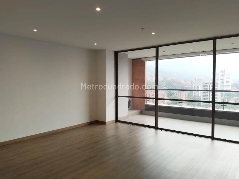 Spacious 3BR Apartment with Jacuzzi in El Poblado - 2