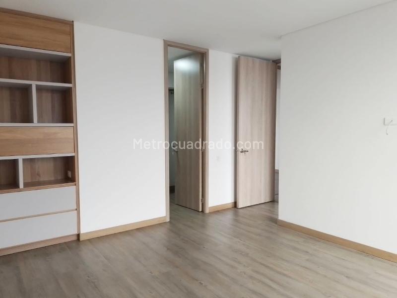 Spacious 3BR Apartment with Jacuzzi in El Poblado - 8