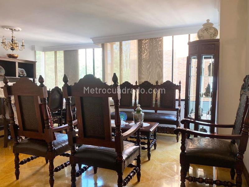 Furnished 3BR Apartment in El Poblado Gated Unit with Pool - 4