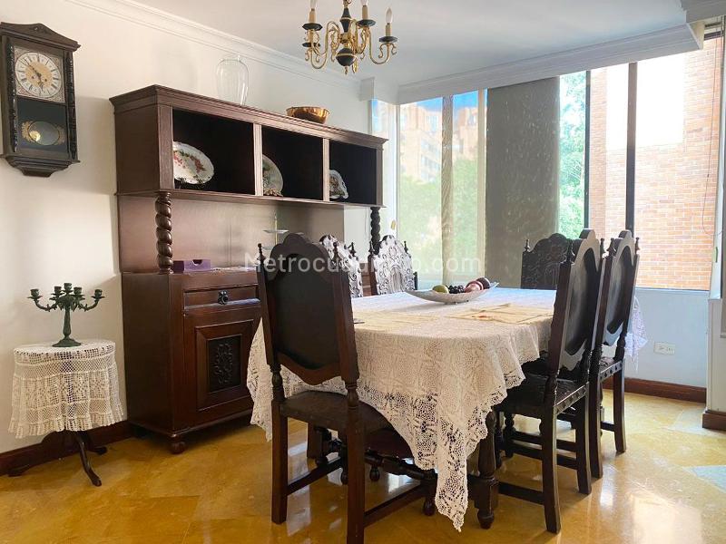 Furnished 3BR Apartment in El Poblado Gated Unit with Pool