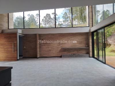 Casa de 3 alcobas en venta en Rionegro, Rionegro, 450 m² · foto 2 de 17