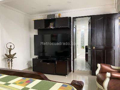 Casa de 5 alcobas en arriendo en Envigado, Envigado, 246 m² · foto 12 de 20