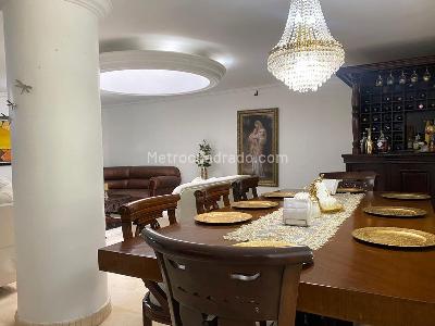 Casa de 5 alcobas en arriendo en Envigado, Envigado, 246 m² · foto 5 de 20