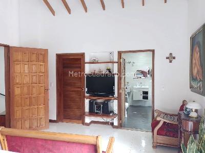 Casa de 3 alcobas en venta en El Poblado, Medellín, 253 m² · foto 10 de 20