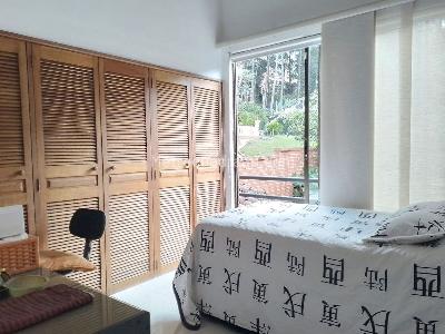 Casa de 3 alcobas en venta en El Poblado, Medellín, 253 m² · foto 12 de 20