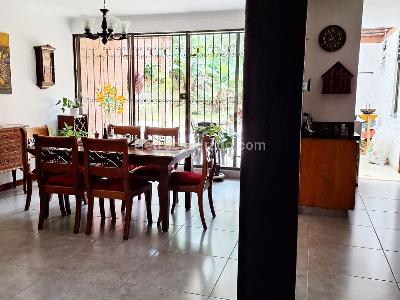 Casa de 3 alcobas en venta en El Poblado, Medellín, 253 m² · foto 3 de 20